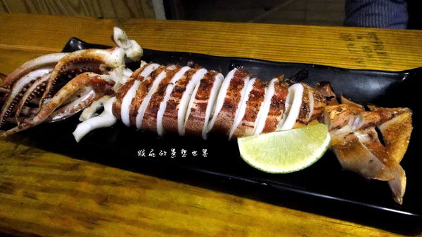 阿國海鮮燒烤小鋪|永和平價美味居酒屋,竟然有賣羊肉爐、鹽烤超大魷魚好吃 @猴屁的異想世界 阿國海鮮燒烤小鋪|永和平價美味居酒屋,竟然有賣羊肉爐、鹽烤超大魷魚好吃 @猴屁的異想世界