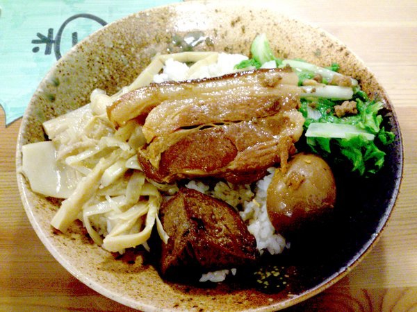 玉口香扁食園|新莊輔大周邊美食,紅油炒手超好吃 @猴屁的異想世界 玉口香扁食園|新莊輔大周邊美食,紅油炒手超好吃 @猴屁的異想世界