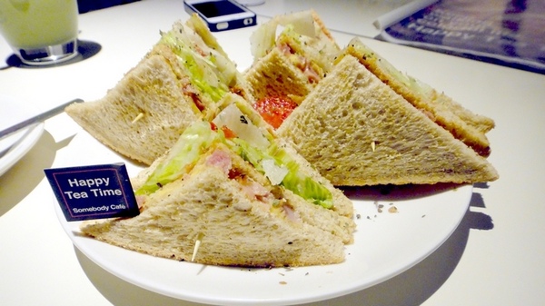 貳拾陸巷Somebody Cafe|台北西門町早午餐推薦,姐妹慶生聚會、約會聊天好地方 @猴屁的異想世界 貳拾陸巷Somebody Cafe|台北西門町早午餐推薦,姐妹慶生聚會、約會聊天好地方 @猴屁的異想世界