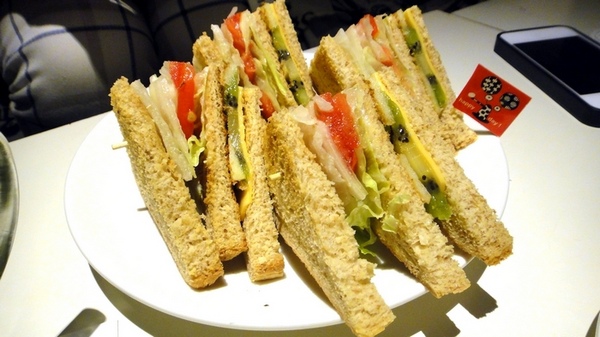 貳拾陸巷Somebody Cafe|台北西門町早午餐推薦,姐妹慶生聚會、約會聊天好地方 @猴屁的異想世界 貳拾陸巷Somebody Cafe|台北西門町早午餐推薦,姐妹慶生聚會、約會聊天好地方 @猴屁的異想世界