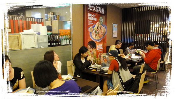 Ringer Hut長崎強棒麵｜台北車站日本料理，日本連鎖麵店第一名 @猴屁的異想世界