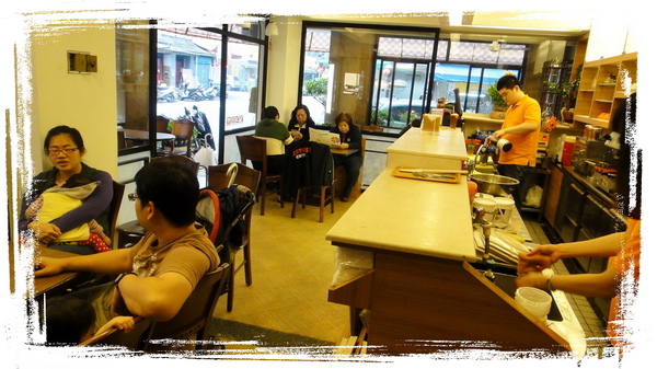 咖輕鬆|台北士林比利時鬆餅專賣店,冰淇淋鬆餅超好吃,在士林夜市附近 @猴屁的異想世界 咖輕鬆|台北士林比利時鬆餅專賣店,冰淇淋鬆餅超好吃,在士林夜市附近 @猴屁的異想世界