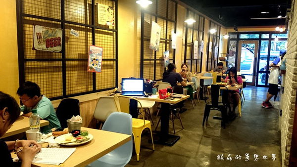 ANIKI打漢堡|東區知名美式餐廳開來新莊,漢堡好吃,一樣有彈珠台 @猴屁的異想世界 ANIKI打漢堡|東區知名美式餐廳開來新莊,漢堡好吃,一樣有彈珠台 @猴屁的異想世界