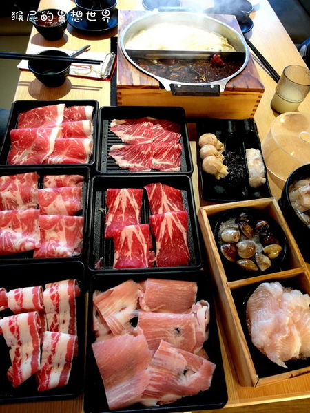 麻辣一村|台北火鍋吃到飽,食材高檔有帝王蟹吃到飽 @猴屁的異想世界 麻辣一村|台北火鍋吃到飽,食材高檔有帝王蟹吃到飽 @猴屁的異想世界