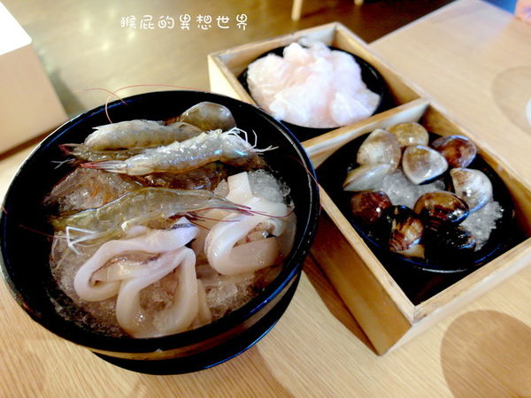 麻辣一村|台北火鍋吃到飽,食材高檔有帝王蟹吃到飽 @猴屁的異想世界 麻辣一村|台北火鍋吃到飽,食材高檔有帝王蟹吃到飽 @猴屁的異想世界