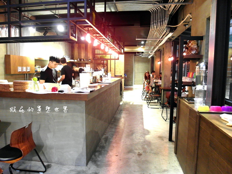 Cafe Muah|台中美食推薦,創意塗鴉美味鬆餅,工業風咖啡廳,環境優不限時 @猴屁的異想世界 Cafe Muah|台中美食推薦,創意塗鴉美味鬆餅,工業風咖啡廳,環境優不限時 @猴屁的異想世界