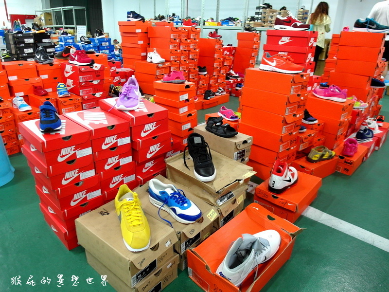 新北板橋特賣會|La New萬雙鞋款拍賣990元起,買2送1再送好禮!Nike、PUMA等品牌超殺優惠 @猴屁的異想世界 新北板橋特賣會|La New萬雙鞋款拍賣990元起,買2送1再送好禮!Nike、PUMA等品牌超殺優惠 @猴屁的異想世界