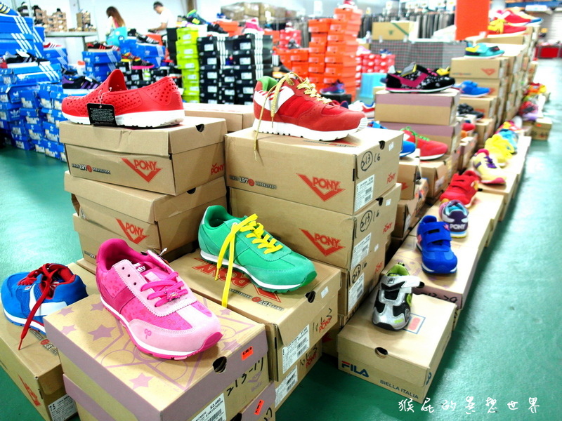 新北板橋特賣會|La New萬雙鞋款拍賣990元起,買2送1再送好禮!Nike、PUMA等品牌超殺優惠 @猴屁的異想世界 新北板橋特賣會|La New萬雙鞋款拍賣990元起,買2送1再送好禮!Nike、PUMA等品牌超殺優惠 @猴屁的異想世界