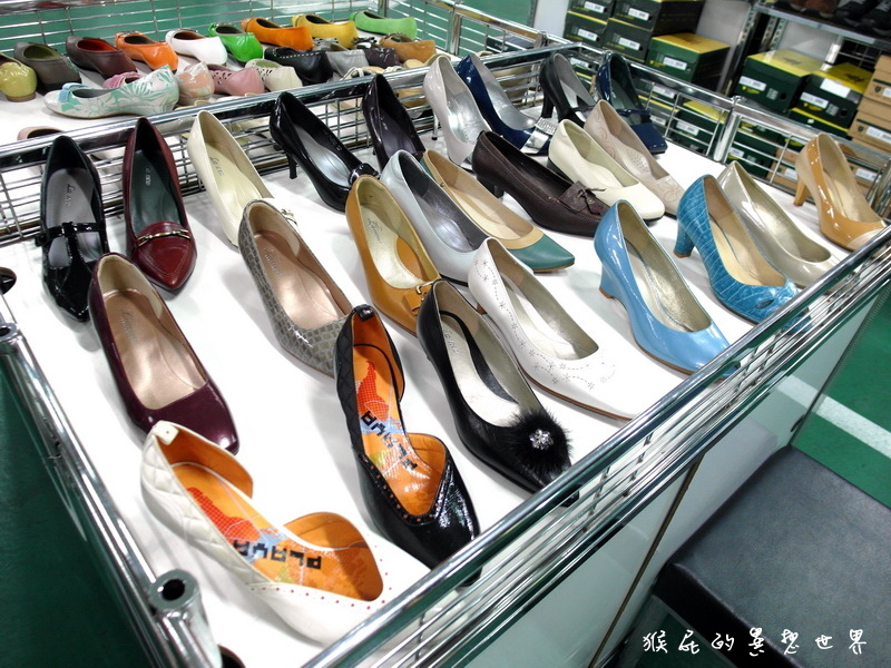 新北板橋特賣會|La New萬雙鞋款拍賣990元起,買2送1再送好禮!Nike、PUMA等品牌超殺優惠 @猴屁的異想世界 新北板橋特賣會|La New萬雙鞋款拍賣990元起,買2送1再送好禮!Nike、PUMA等品牌超殺優惠 @猴屁的異想世界