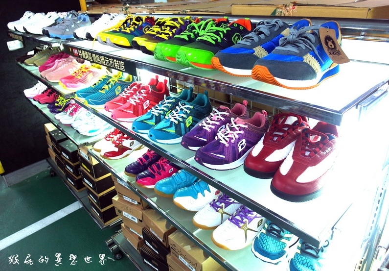 新北板橋特賣會|La New萬雙鞋款拍賣990元起,買2送1再送好禮!Nike、PUMA等品牌超殺優惠 @猴屁的異想世界 新北板橋特賣會|La New萬雙鞋款拍賣990元起,買2送1再送好禮!Nike、PUMA等品牌超殺優惠 @猴屁的異想世界