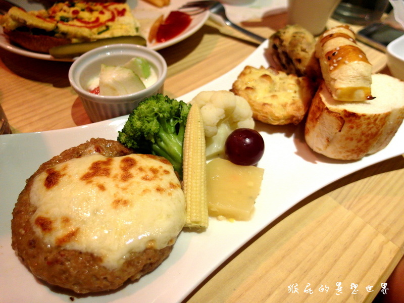 Longtimeago Cafe文創互動咖啡館|台北東區咖啡館,超可愛小小兵、大眼仔、奇奇蒂蒂拉花咖啡 @猴屁的異想世界 Longtimeago Cafe文創互動咖啡館|台北東區咖啡館,超可愛小小兵、大眼仔、奇奇蒂蒂拉花咖啡 @猴屁的異想世界