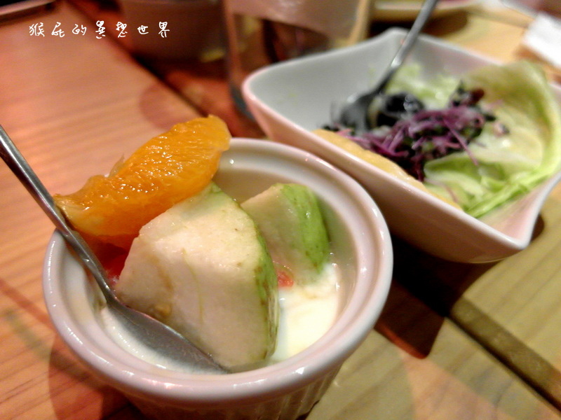 Longtimeago Cafe文創互動咖啡館|台北東區咖啡館,超可愛小小兵、大眼仔、奇奇蒂蒂拉花咖啡 @猴屁的異想世界 Longtimeago Cafe文創互動咖啡館|台北東區咖啡館,超可愛小小兵、大眼仔、奇奇蒂蒂拉花咖啡 @猴屁的異想世界