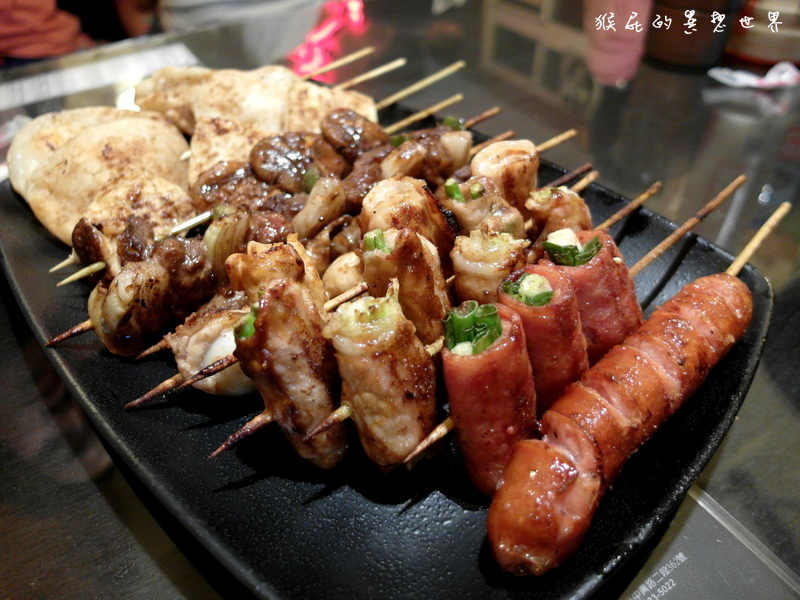 夜燒串燒居酒屋健行店|台中平價居酒屋推薦,串燒烤肉配啤酒超滿足 @猴屁的異想世界 【台中美食】中秋烤肉新選擇-夜燒串燒居酒屋(健行店)!平價碳烤、串燒、美食、啤酒一次滿足!打卡送烤物!