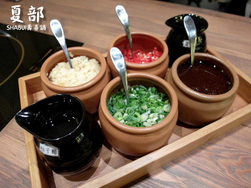 夏部SHABU壽喜鍋吃到飽|懷舊復古風壽喜燒,還有泡菜鍋、牛奶鍋、麻辣鍋等多種選擇 @猴屁的異想世界 夏部SHABU壽喜鍋吃到飽|懷舊復古風壽喜燒,還有泡菜鍋、牛奶鍋、麻辣鍋等多種選擇 @猴屁的異想世界