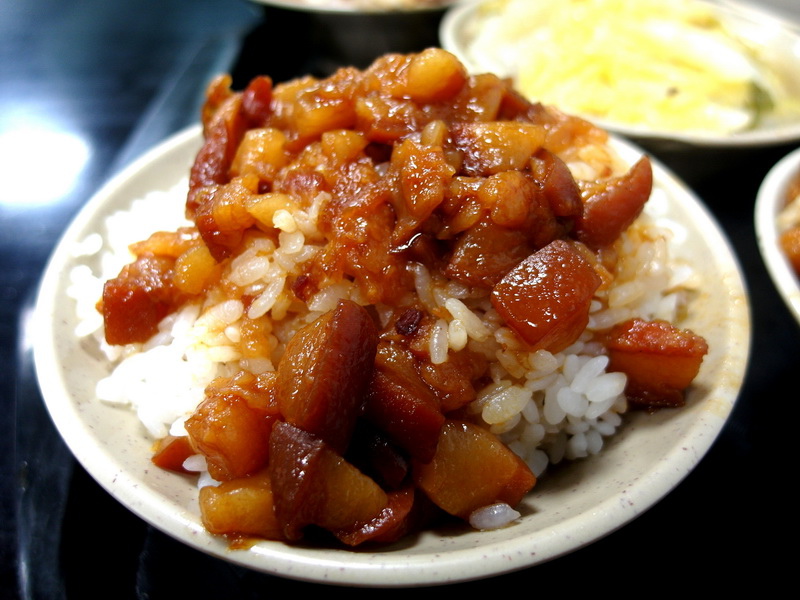 今大魯肉飯|三重在地人激推的滷肉飯,食尚玩家推薦的排隊隱藏版美食 @猴屁的異想世界 【台北三重】今大魯肉飯!跟著非凡新聞與食尚玩家尋找隱藏版美食!