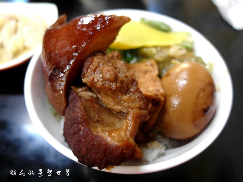 三重知高飯|媒體強力推薦33年老店,皮Q肉嫩的腿庫,搭配青菜滷蛋鋪滿整碗 @猴屁的異想世界 三重知高飯|媒體強力推薦33年老店,皮Q肉嫩的腿庫,搭配青菜滷蛋鋪滿整碗 @猴屁的異想世界