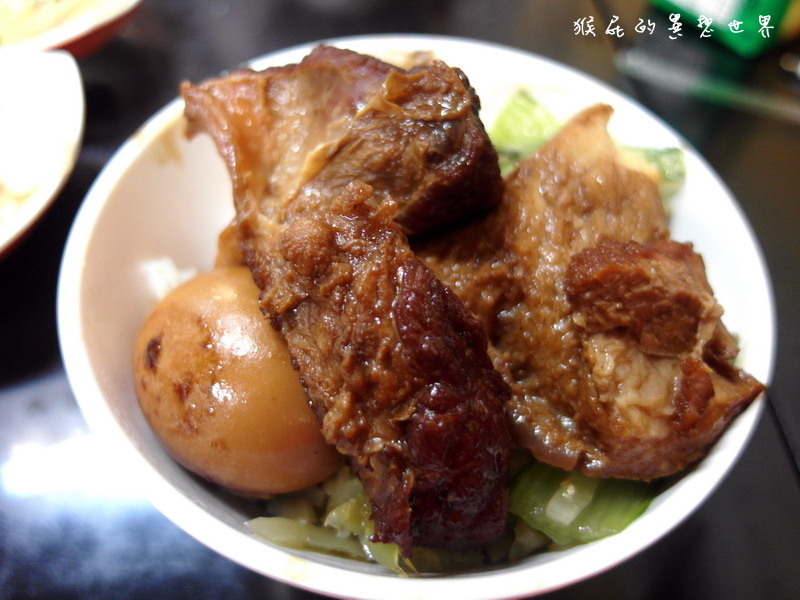 三重知高飯|媒體強力推薦33年老店,皮Q肉嫩的腿庫,搭配青菜滷蛋鋪滿整碗 @猴屁的異想世界 三重知高飯|媒體強力推薦33年老店,皮Q肉嫩的腿庫,搭配青菜滷蛋鋪滿整碗 @猴屁的異想世界