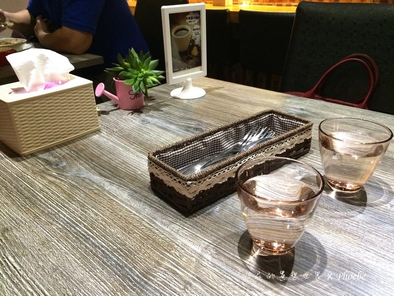 夏爾Shire美式餐廳|台中牛排推薦,24盎司牛排好威,中科隱藏版美食,有Wifi、不收服務費 @猴屁的異想世界 夏爾Shire美式餐廳|台中牛排推薦,24盎司牛排好威,中科隱藏版美食,有Wifi、不收服務費 @猴屁的異想世界