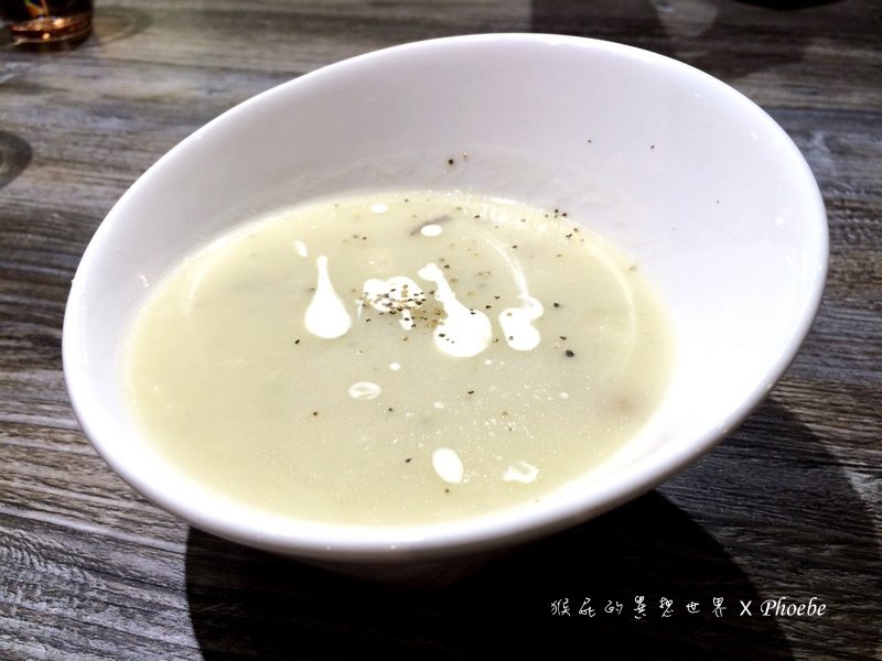 夏爾Shire美式餐廳|台中牛排推薦,24盎司牛排好威,中科隱藏版美食,有Wifi、不收服務費 @猴屁的異想世界 夏爾Shire美式餐廳|台中牛排推薦,24盎司牛排好威,中科隱藏版美食,有Wifi、不收服務費 @猴屁的異想世界