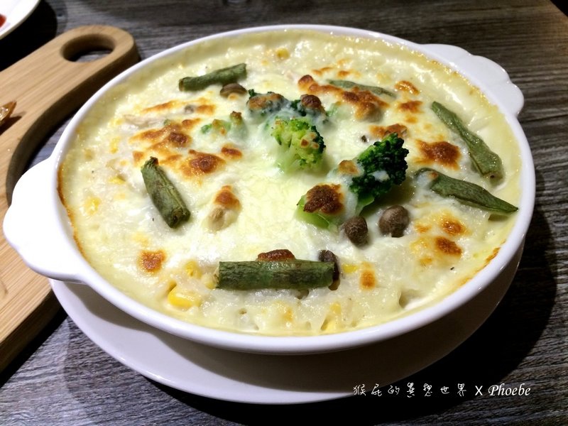 夏爾Shire美式餐廳|台中牛排推薦,24盎司牛排好威,中科隱藏版美食,有Wifi、不收服務費 @猴屁的異想世界 夏爾Shire美式餐廳|台中牛排推薦,24盎司牛排好威,中科隱藏版美食,有Wifi、不收服務費 @猴屁的異想世界