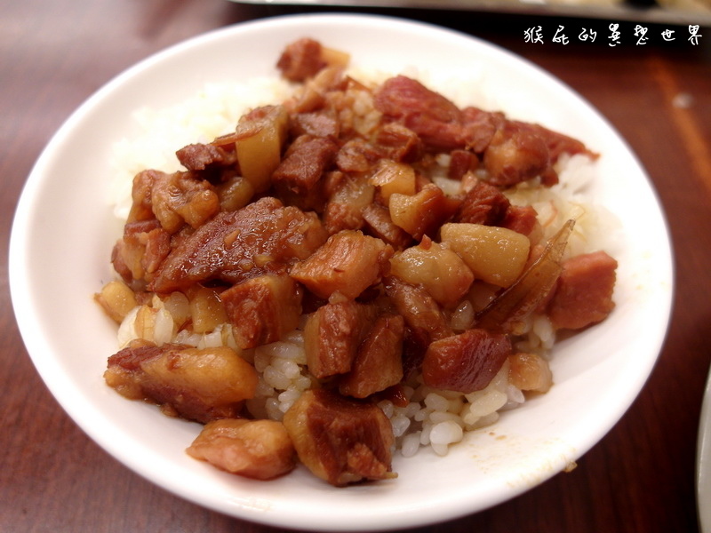 許家莊魯肉飯|中和超厲害魯肉飯,還有充滿膠質的豬腳,在莒光路、有停車場 @猴屁的異想世界 許家莊魯肉飯|中和超厲害魯肉飯,還有充滿膠質的豬腳,在莒光路、有停車場 @猴屁的異想世界