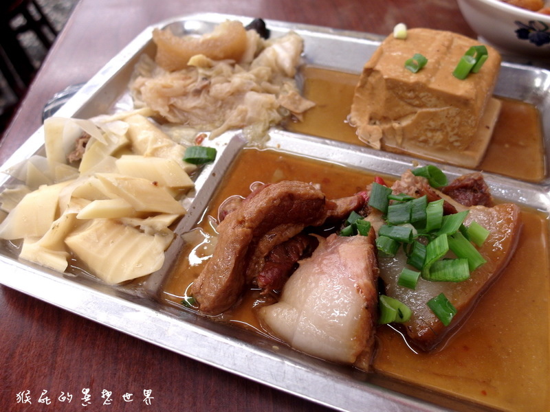 許家莊魯肉飯|中和超厲害魯肉飯,還有充滿膠質的豬腳,在莒光路、有停車場 @猴屁的異想世界 許家莊魯肉飯|中和超厲害魯肉飯,還有充滿膠質的豬腳,在莒光路、有停車場 @猴屁的異想世界