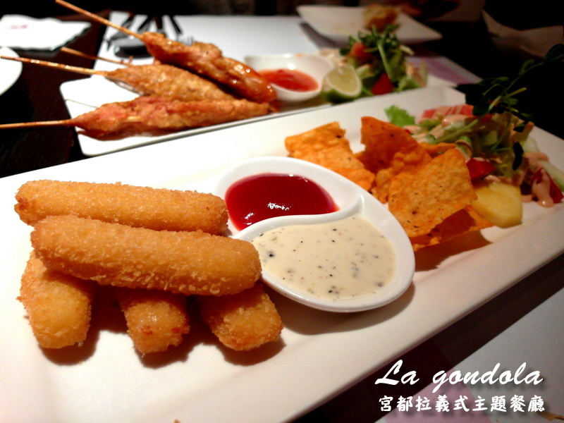【台北東區美食】宮都拉義式主題餐廳,超浮誇夜店風包廂!聚餐慶生壽星送蛋糕或酒 @猴屁的異想世界 【台北東區美食】宮都拉義式主題餐廳,超浮誇夜店風包廂!聚餐慶生壽星送蛋糕或酒 @猴屁的異想世界