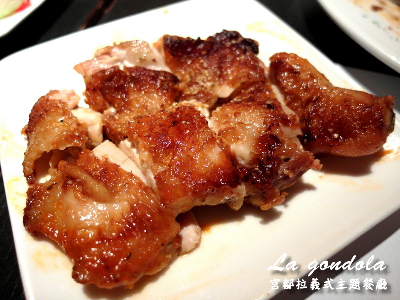 【台北東區美食】宮都拉義式主題餐廳,超浮誇夜店風包廂!聚餐慶生壽星送蛋糕或酒 @猴屁的異想世界 【台北東區美食】宮都拉義式主題餐廳,超浮誇夜店風包廂!聚餐慶生壽星送蛋糕或酒 @猴屁的異想世界