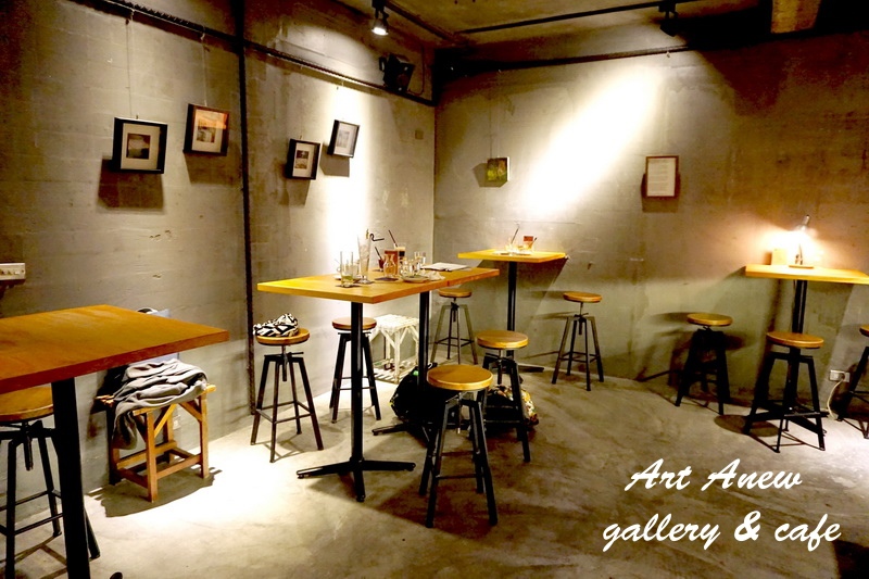 【台中美食】Art Anew gallery&#038;cafe精誠商圈巷弄優質咖啡廳！不限時、不趕人、有插座、適合朋友聚會聊天、開到凌晨！(近精明一街) @猴屁的異想世界
