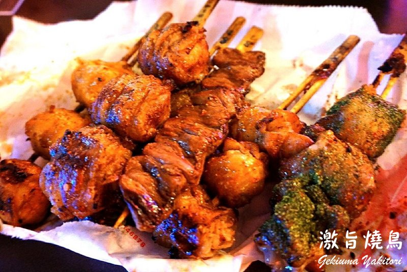 【萬氏福建炒麵】台中逢甲美食推薦,大火快炒香氣十足,料多實在必吃炒麵 @猴屁的異想世界 【台中逢甲】逢甲夜市最夯美食激旨燒鳥二店!平價好吃串燒!在逢甲歡樂星內,二樓有露天座位還有現場LIVE音樂會!
