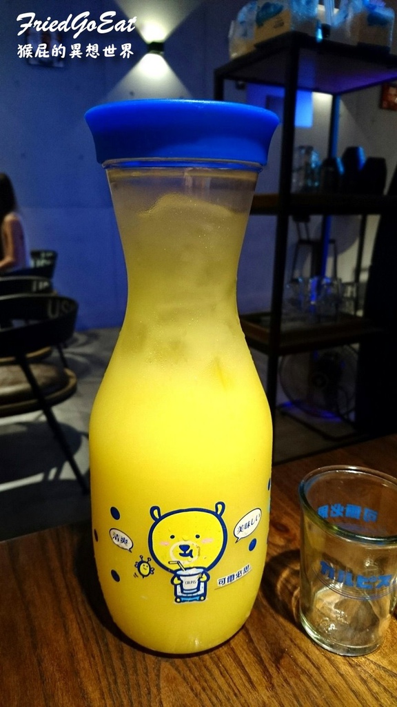 炸去啃時尚鹹酥雞店|三重炸物推薦,店內有遊戲飛鏢機及插座,朋友聚會聊天的好地方 @猴屁的異想世界 炸去啃時尚鹹酥雞店|三重炸物推薦,店內有遊戲飛鏢機及插座,朋友聚會聊天的好地方 @猴屁的異想世界