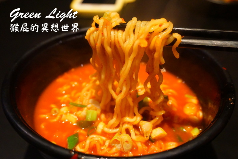 Green Light韓式炸雞吃到飽|台北東區吃到飽,炸雞、韓式泡麵、年糕、韓式拌飯等通通吃到飽 @猴屁的異想世界 Green Light韓式炸雞吃到飽|台北東區吃到飽,炸雞、韓式泡麵、年糕、韓式拌飯等通通吃到飽 @猴屁的異想世界