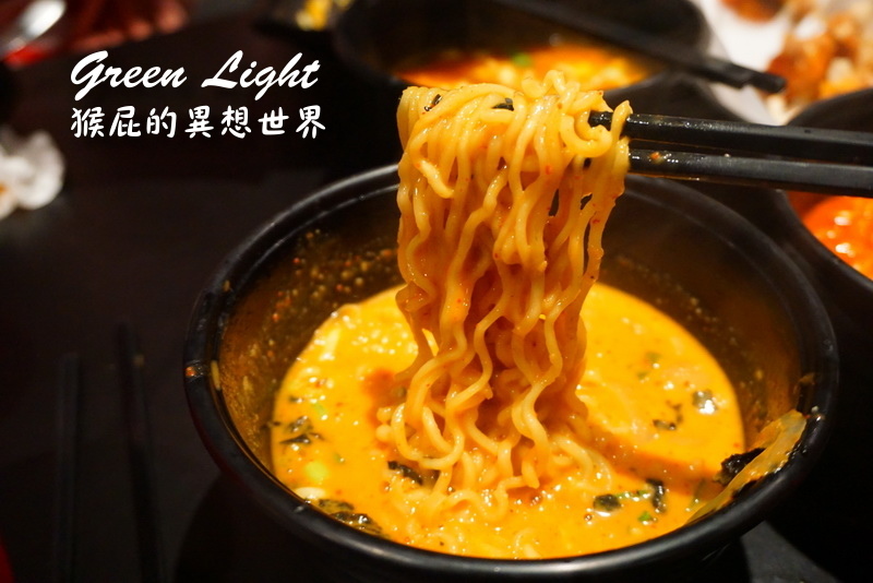 Green Light韓式炸雞吃到飽|台北東區吃到飽,炸雞、韓式泡麵、年糕、韓式拌飯等通通吃到飽 @猴屁的異想世界 Green Light韓式炸雞吃到飽|台北東區吃到飽,炸雞、韓式泡麵、年糕、韓式拌飯等通通吃到飽 @猴屁的異想世界