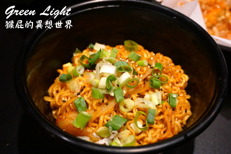 Green Light韓式炸雞吃到飽|台北東區吃到飽,炸雞、韓式泡麵、年糕、韓式拌飯等通通吃到飽 @猴屁的異想世界 Green Light韓式炸雞吃到飽|台北東區吃到飽,炸雞、韓式泡麵、年糕、韓式拌飯等通通吃到飽 @猴屁的異想世界