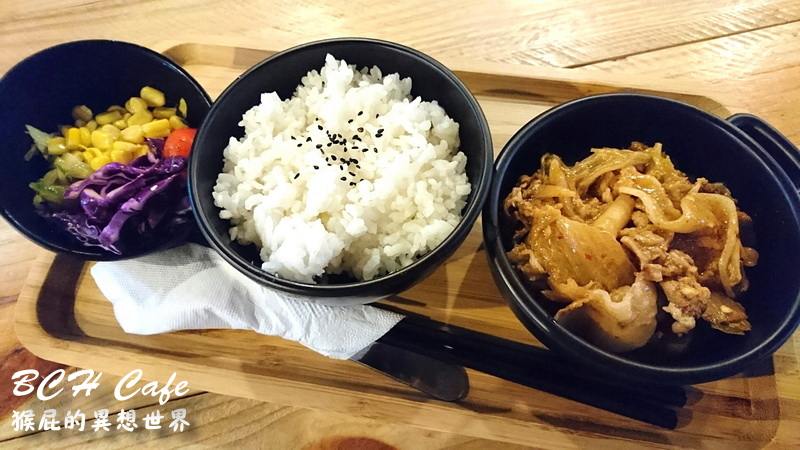 BCH Cafe家裡咖啡店|台中精明一街美食,百元平價簡餐CP值超高,還有早午餐、輕食、蛋糕、飲料 @猴屁的異想世界 BCH Cafe家裡咖啡店|台中精明一街美食,百元平價簡餐CP值超高,還有早午餐、輕食、蛋糕、飲料 @猴屁的異想世界