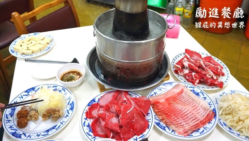 台電勵進餐廳酸菜白肉鍋吃到飽|台北師大美食老店推薦,蔥油餅超好吃 @猴屁的異想世界 台電勵進餐廳酸菜白肉鍋吃到飽|台北師大美食老店推薦,蔥油餅超好吃 @猴屁的異想世界