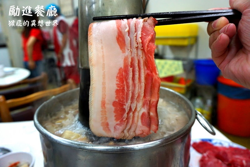 台電勵進餐廳酸菜白肉鍋吃到飽|台北師大美食老店推薦,蔥油餅超好吃 @猴屁的異想世界 台電勵進餐廳酸菜白肉鍋吃到飽|台北師大美食老店推薦,蔥油餅超好吃 @猴屁的異想世界
