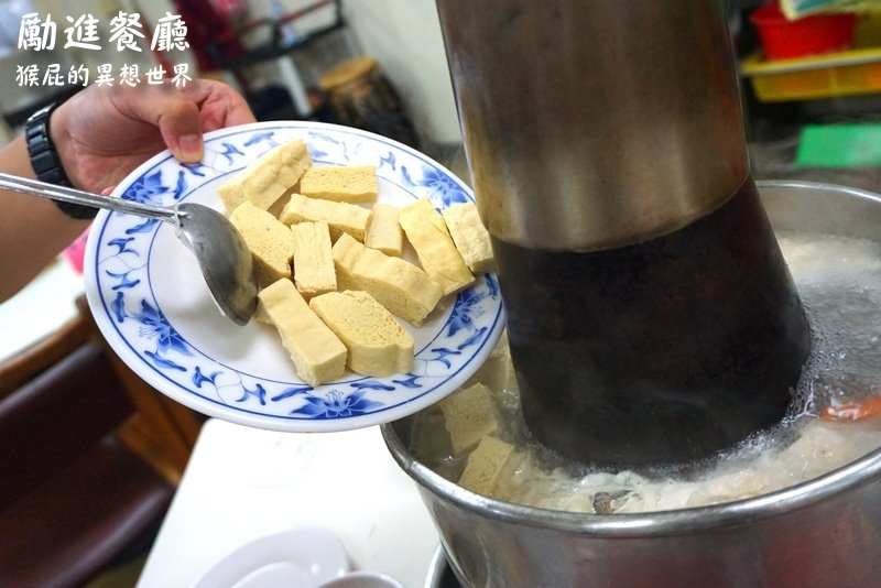 台電勵進餐廳酸菜白肉鍋吃到飽|台北師大美食老店推薦,蔥油餅超好吃 @猴屁的異想世界 台電勵進餐廳酸菜白肉鍋吃到飽|台北師大美食老店推薦,蔥油餅超好吃 @猴屁的異想世界
