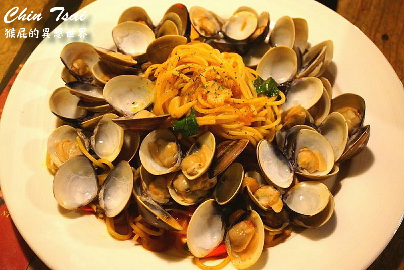 【萬氏福建炒麵】台中逢甲美食推薦,大火快炒香氣十足,料多實在必吃炒麵 @猴屁的異想世界 【台中美食】哇賽!爆多蛤蠣義大利麵!CP值超高隨便義大利麵!新品上市平價大份量又好吃、加麵加飯都免費、麵包吃到飽!今天吃什麼?隨便! 那就來這間隨便義式餐廳!免服務費、有兒童椅、有Wifi!(逢甲餐廳推薦)