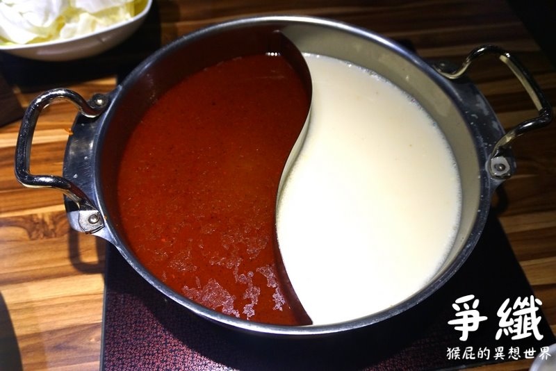 爭纖涮涮鍋|西門町火鍋推薦,40盎司頂級雙人超牛鍋肉盤超大超浮誇,有包廂適合聚餐 @猴屁的異想世界 爭纖涮涮鍋|西門町火鍋推薦,40盎司頂級雙人超牛鍋肉盤超大超浮誇,有包廂適合聚餐 @猴屁的異想世界