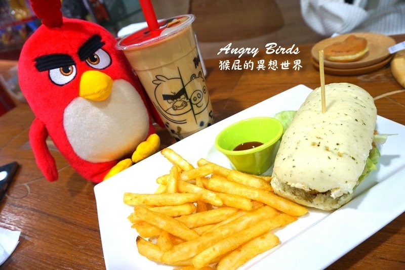Angry Birds憤怒鳥主題餐廳|台中美食,精明一街超迷你可愛餐廳,有賣早午餐、甜點、飲料等 @猴屁的異想世界 Angry Birds憤怒鳥主題餐廳|台中美食,精明一街超迷你可愛餐廳,有賣早午餐、甜點、飲料等 @猴屁的異想世界