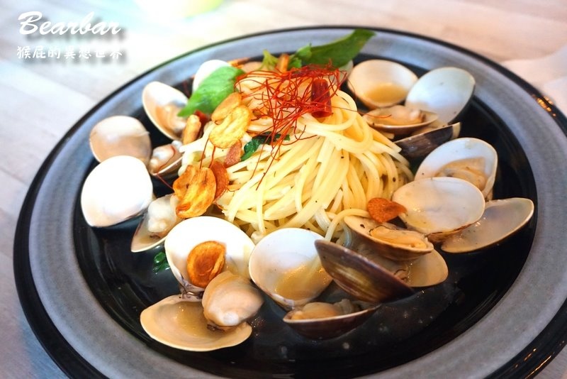 Bearbar熊吧餐酒館|台中超夯親子餐廳,有兩層樓高溜滑梯還有沙堆,義大利麵好吃 @猴屁的異想世界 Bearbar熊吧餐酒館|台中超夯親子餐廳,有兩層樓高溜滑梯還有沙堆,義大利麵好吃 @猴屁的異想世界