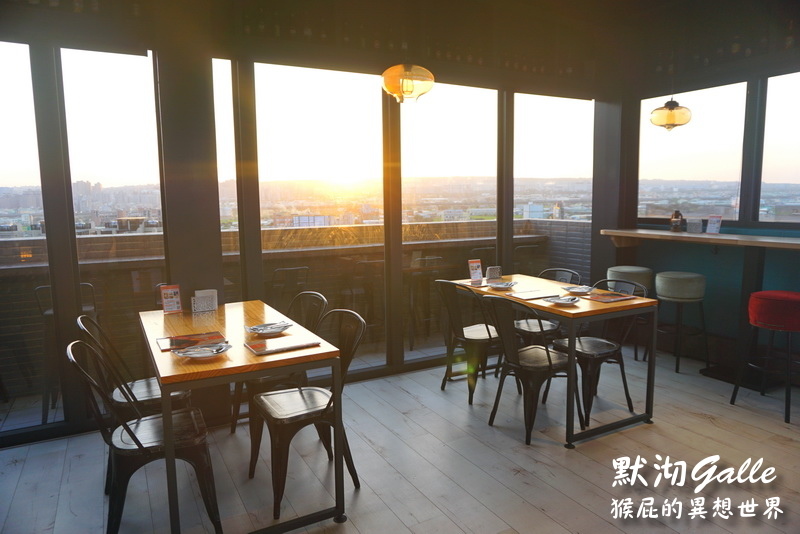 默沏餐廳|台中逢甲空中景觀餐廳,可以看夜景的餐廳適合約會,當月壽星送調酒 @猴屁的異想世界 默沏餐廳|台中逢甲空中景觀餐廳,可以看夜景的餐廳適合約會,當月壽星送調酒 @猴屁的異想世界