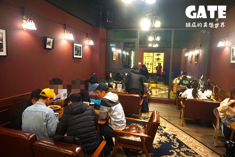 GATE紳士茶飲|台中一中街哈利波特風飲料店,英倫風空間超好拍還有巫師袍體驗 @猴屁的異想世界 GATE紳士茶飲|台中一中街哈利波特風飲料店,英倫風空間超好拍還有巫師袍體驗 @猴屁的異想世界