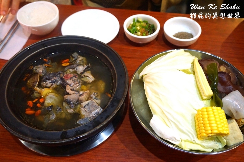 萬客什鍋青海店|台中超紅排隊火鍋店,招牌燒酒雞加炸蛋必點,營業到凌晨5點,台中宵夜推薦 @猴屁的異想世界 萬客什鍋青海店|台中超紅排隊火鍋店,招牌燒酒雞加炸蛋必點,營業到凌晨5點,台中宵夜推薦 @猴屁的異想世界