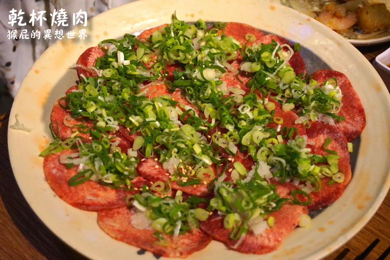 乾杯燒肉 ATT4FUN 店｜台北信義燒肉餐廳，超酷燒肉蛋糕只送不賣，台北慶生聚餐推薦 @猴屁的異想世界