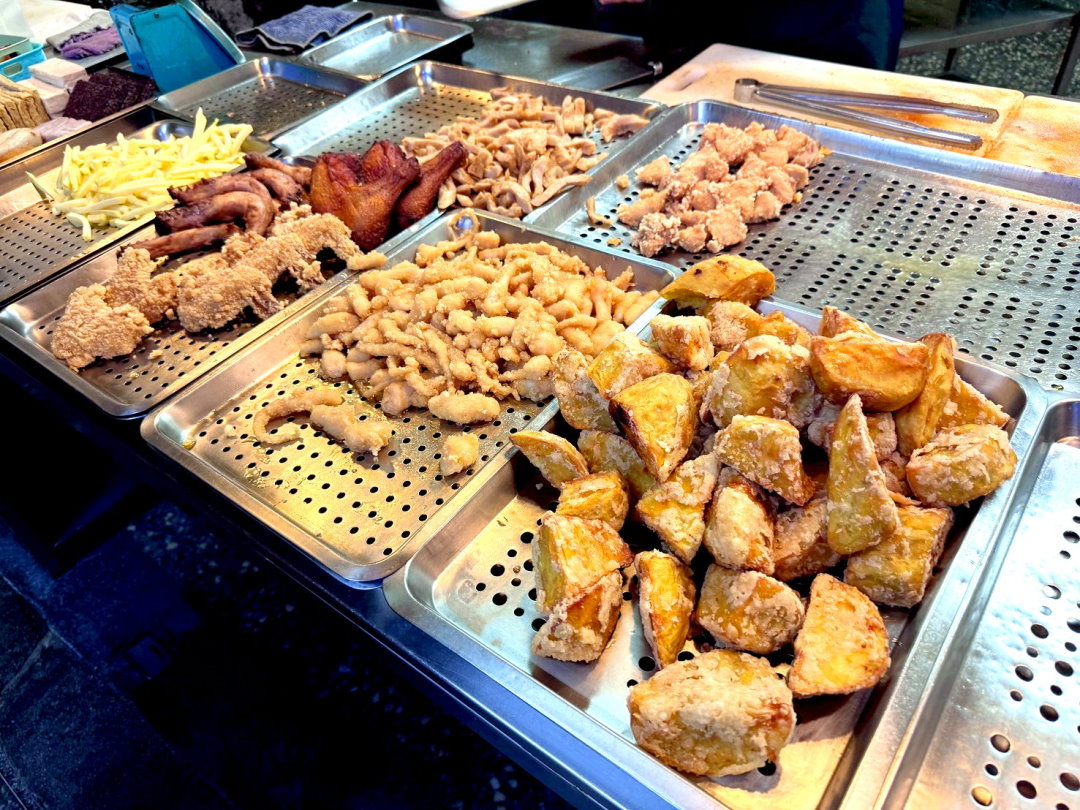 台麗雞排|新莊輔大周邊最強鹹酥雞店,吃了會懷念的有名雞排,必點雞排、魷魚、雞皮 @猴屁的異想世界 台麗雞排|新莊輔大周邊最強鹹酥雞店,吃了會懷念的有名雞排,必點雞排、魷魚、雞皮 @猴屁的異想世界