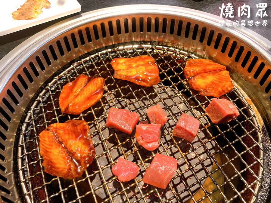 燒肉眾精緻炭火燒肉｜台中燒肉吃到飽推薦，壽星6折優惠超划算，中秋烤肉首選 @猴屁的異想世界