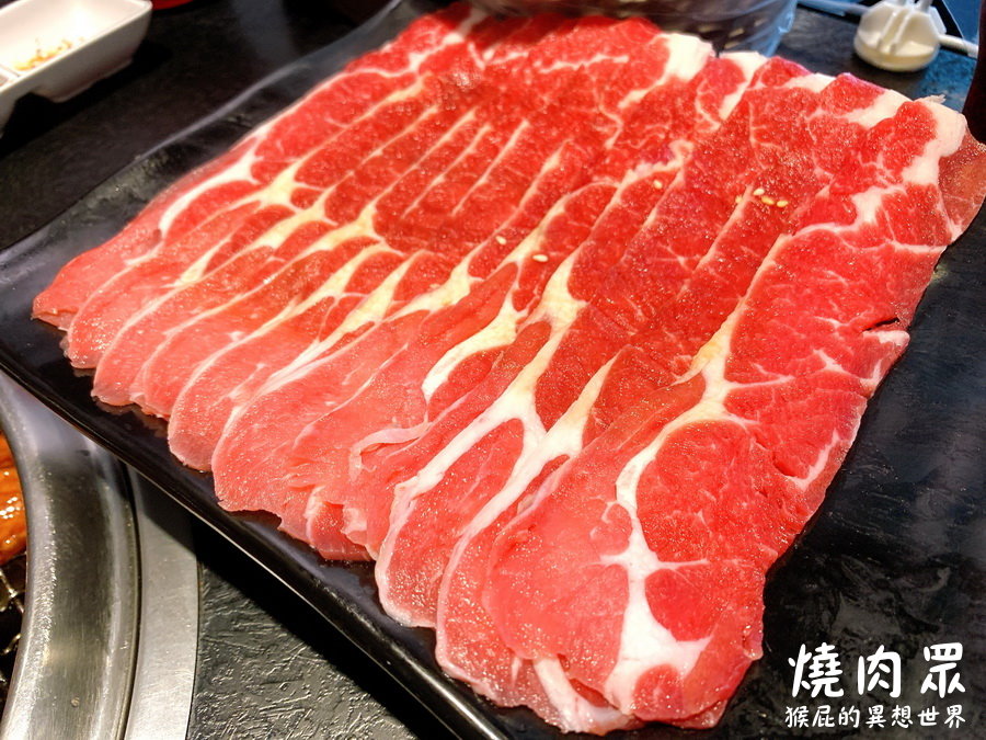 燒肉眾精緻炭火燒肉｜台中燒肉吃到飽推薦，壽星6折優惠超划算，中秋烤肉首選 @猴屁的異想世界
