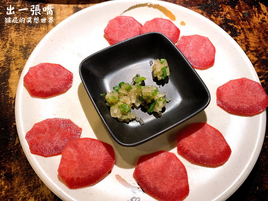 台中出一張嘴燒肉｜蝦子剝好殼超貼心，還有莫凡比冰淇淋、自製蜂蜜冰，一口酥超涮嘴！ @猴屁的異想世界